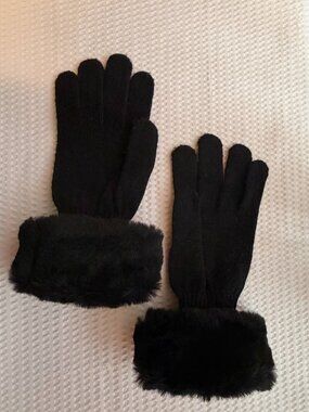 Women’s Black Ribbed Knit Winter Gloves W/Fauz Fur Size M-L